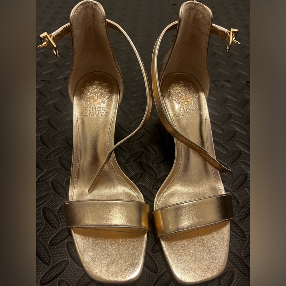 Vince Camuto gold heels NWOT
